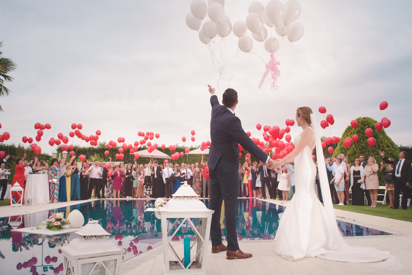 Wedding planner coordinating with vendors at a Jaipur venue